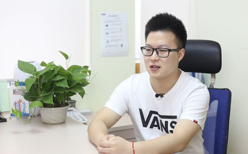 史上最年轻的CEO参加达内网络营销培训月薪38K